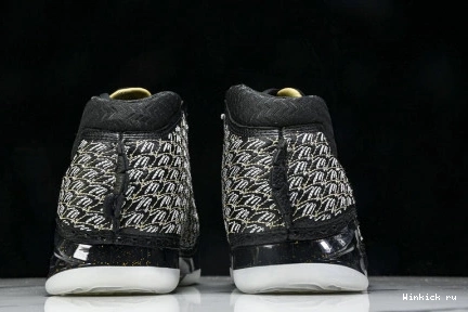Room 23 Jordan Trophy Black 0918
